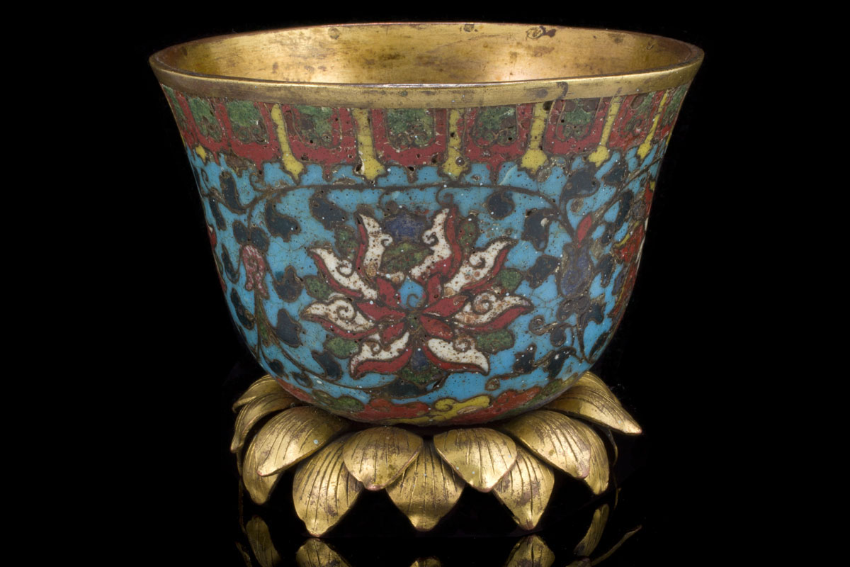 Ming cloisonn&eacute; enamel cup