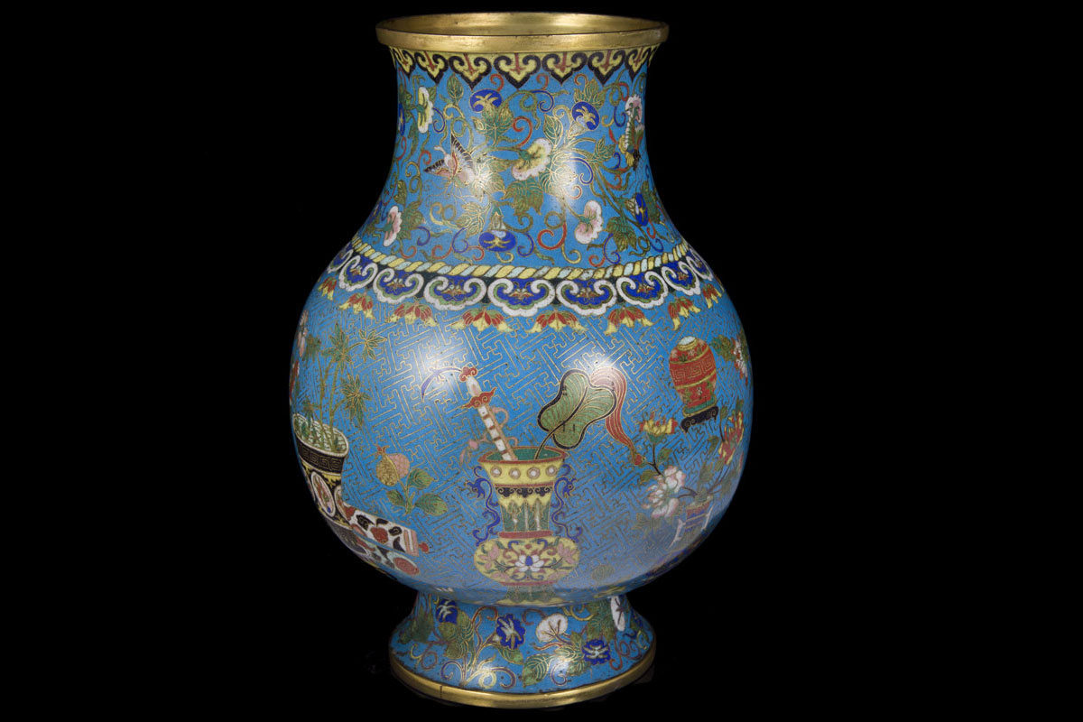 Qianlong Chinese cloisonn&eacute; vase