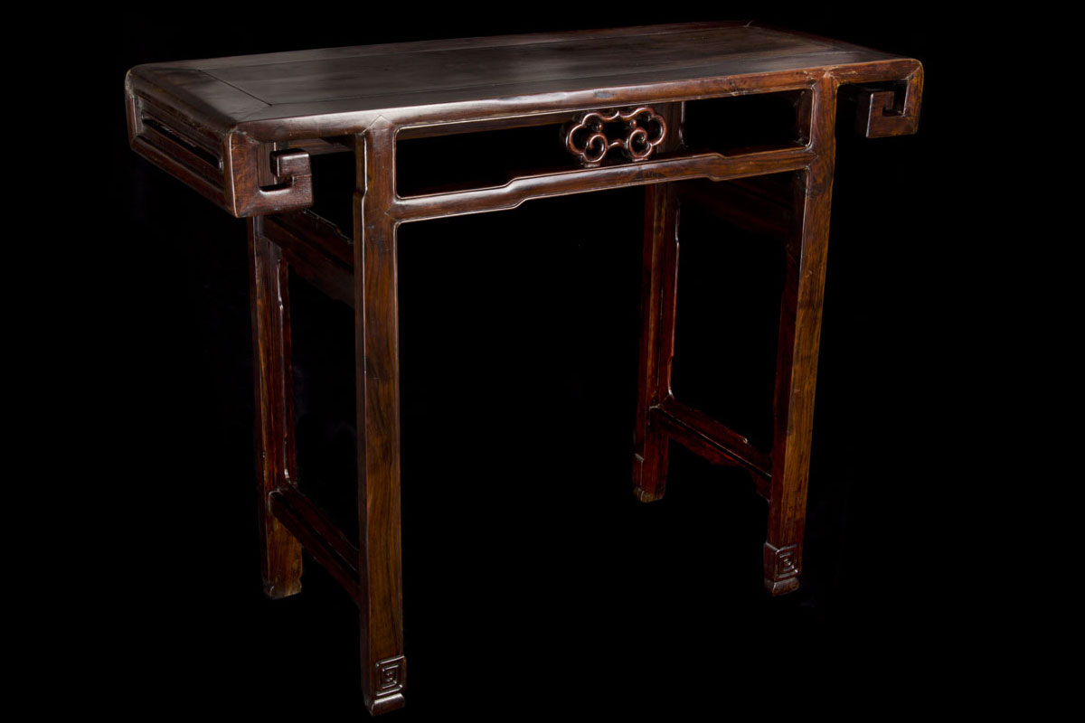 Jiaqing antique Chinese console