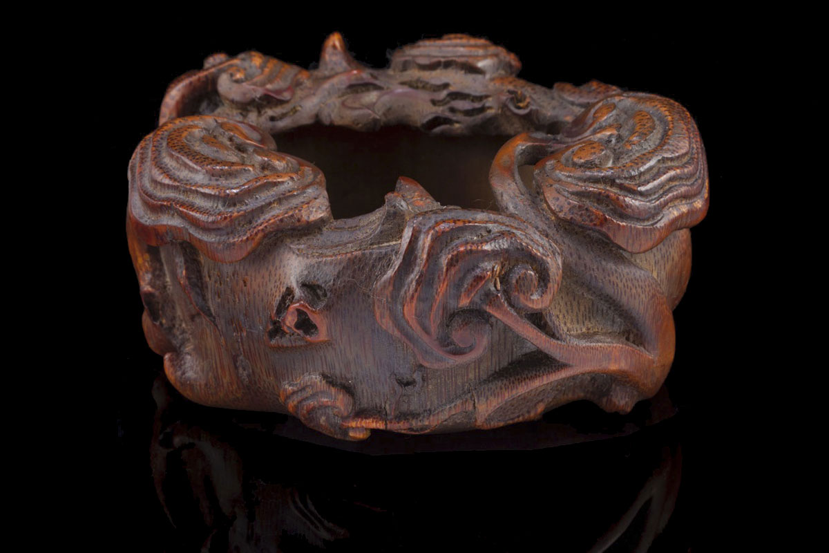 Ming water pot