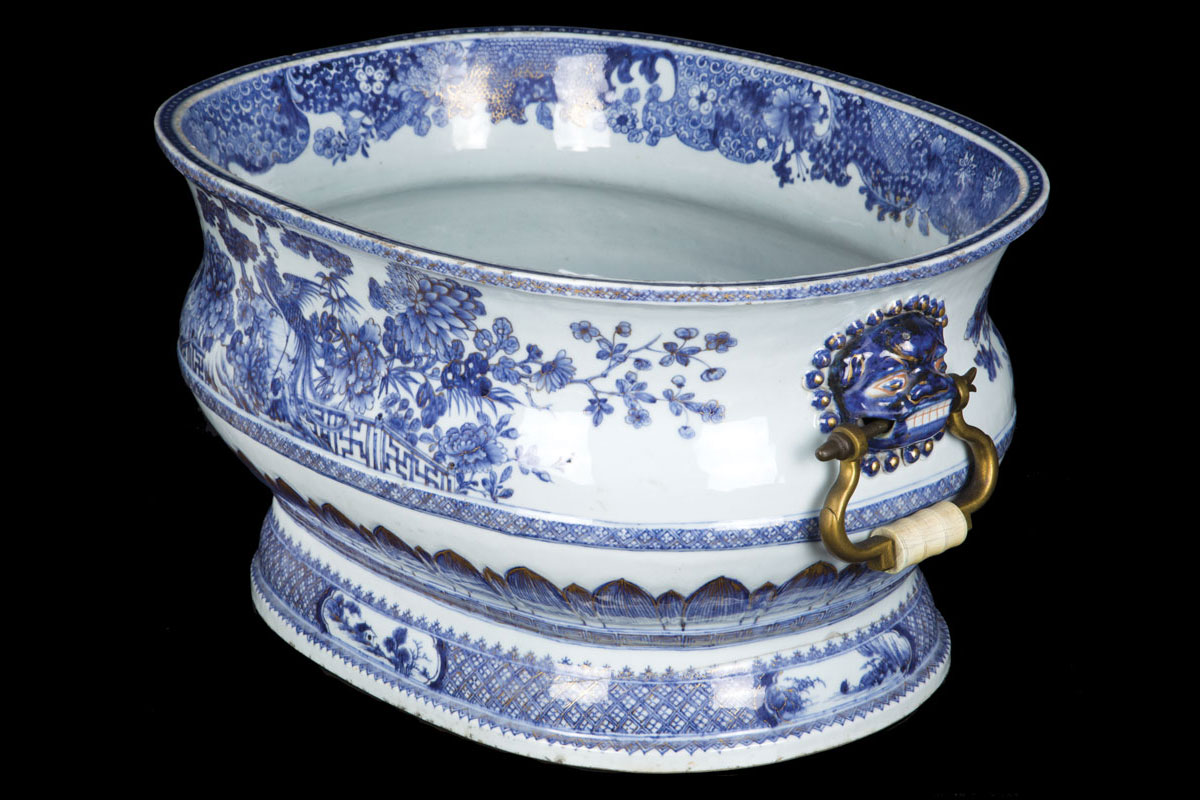 Yongzheng blue and white cooler export porcelain