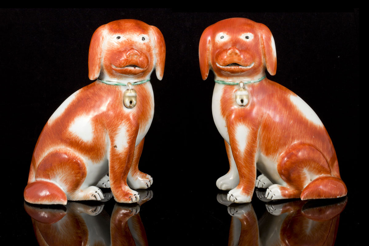 Qianlong export porcelain pair of dogs